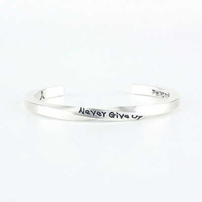 Bratara in mai multe culori potrivita pentru femei si barbati