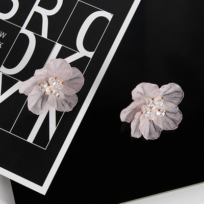 Cercei de dama cu motive florale in trei culori