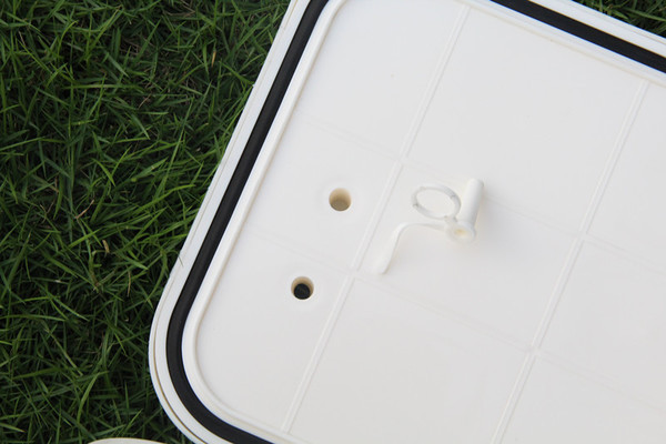 Inkubátor horgászfelszerelésekhez két színben