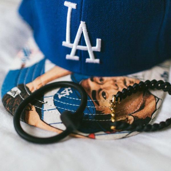 Bratara barbateasca in doua culori