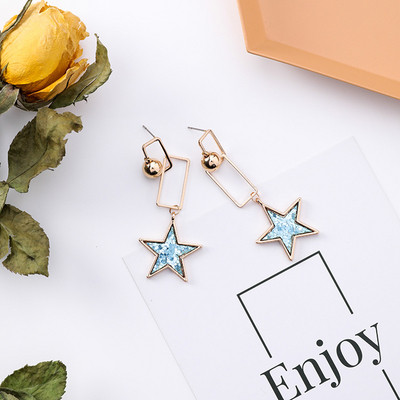 Női fülbevaló akasztós elemmel, két színben