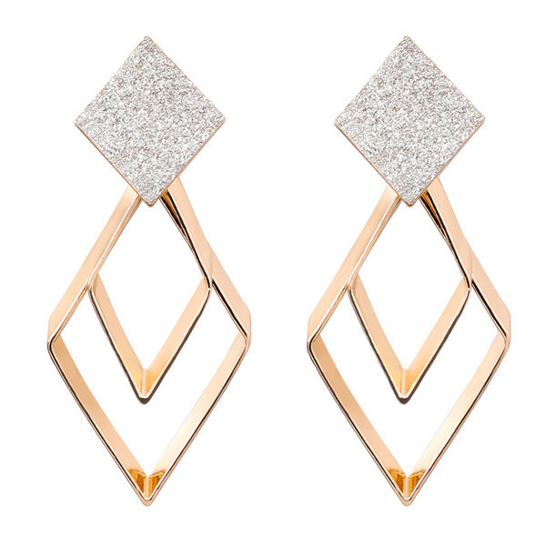 Női alkalmi fülbevaló arany színben