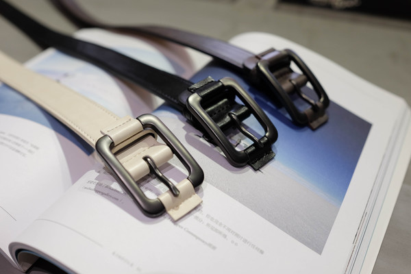 Napi férfi öv három színben