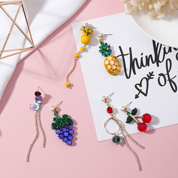 Trei modele de cercei de dama cu element de agatat