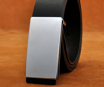 Modern férfi öv több színben, csattal