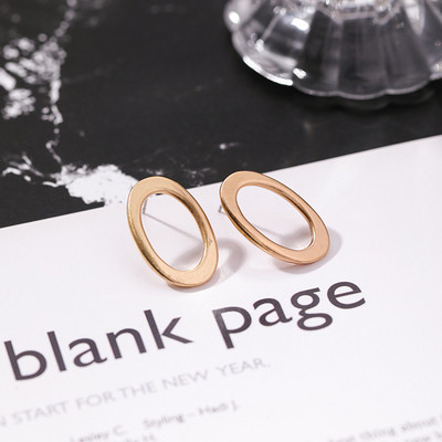 Cercei de dama in culoare aurie - diferite modele