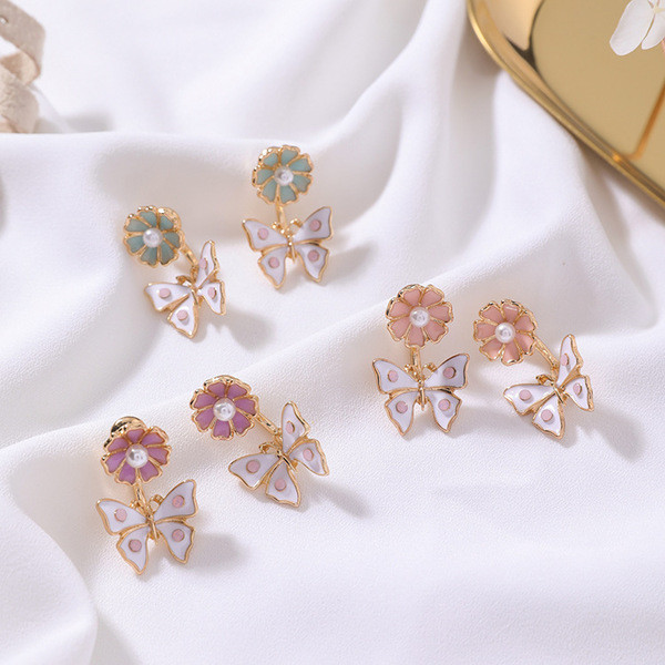 Cercei de dama cu elemente florale in mai multe culori