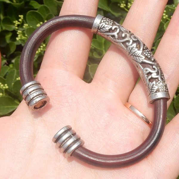 Alkalmi karkötő férfiak és nők számára