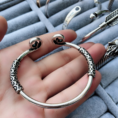 Férfi karkötő többféle modellben