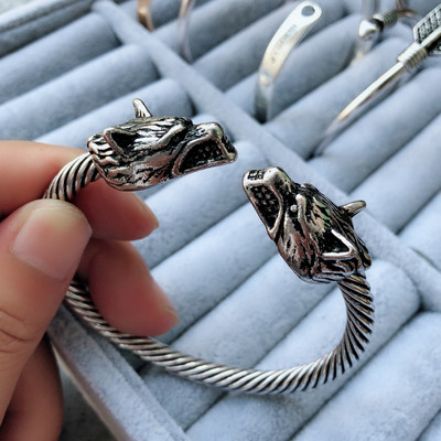 Férfi karkötő többféle modellben