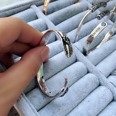 Férfi karkötő többféle modellben