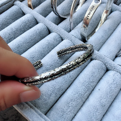 Férfi karkötő többféle modellben