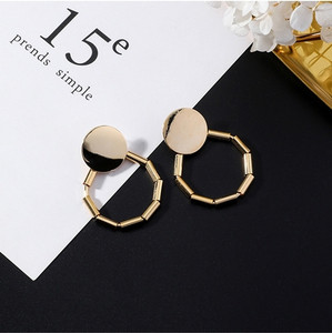 Arany színű női fülbevaló