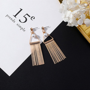 Arany színű női fülbevaló