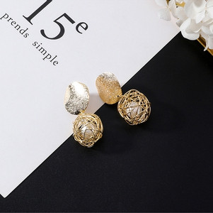 Arany színű női fülbevaló