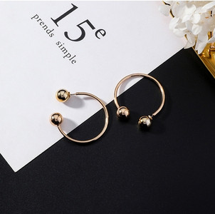 Arany színű női fülbevaló