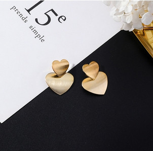 Arany színű női fülbevaló