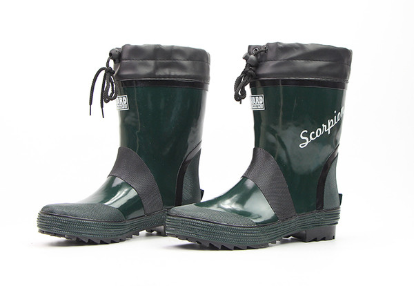 Légáteresztő férfi horgászcsizma több színben