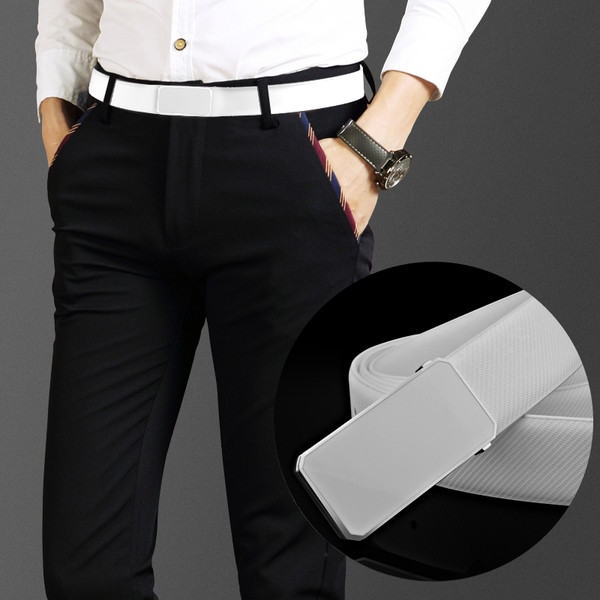 Elegáns férfi öv fekete-fehér színben, csattal