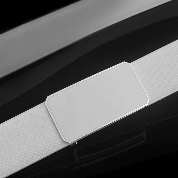 Elegáns férfi öv fekete-fehér színben, csattal