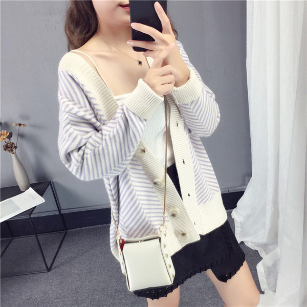 Дамска жилетка широк модел с копчета