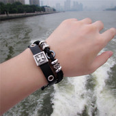 Ежедневна мъжка гривна в черен и червен цвят