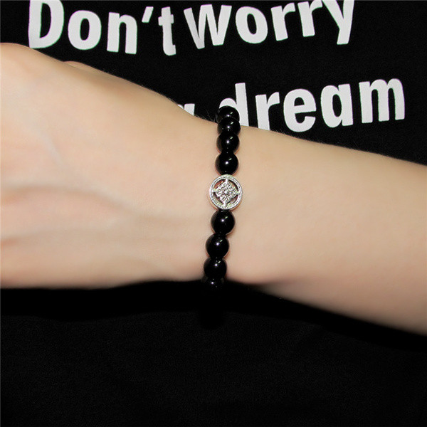 Bratara barbateasca cu margele in doua culori