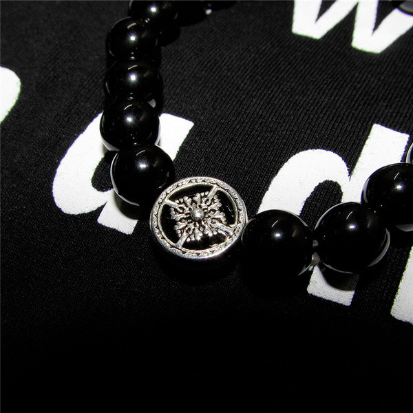 Bratara barbateasca cu margele in doua culori