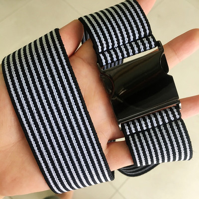 Elasztikus férfi modern öv különböző színekben