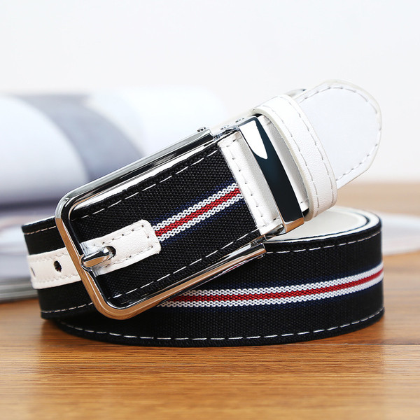 Modern férfi öv fekete, fehér és kék színben