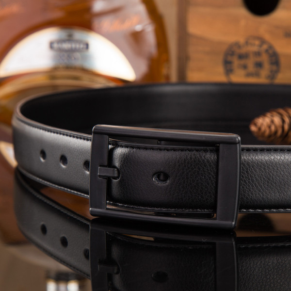 Cureaua eleganta din piele pentru barbati in negru