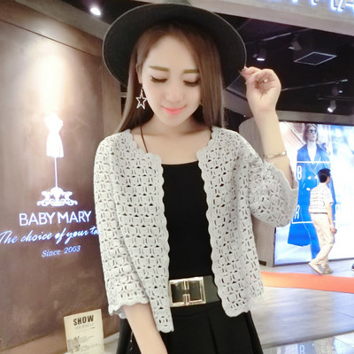 Σύντομο μοντέρνο γυναικείο σακάκι σε δύο χρώματα