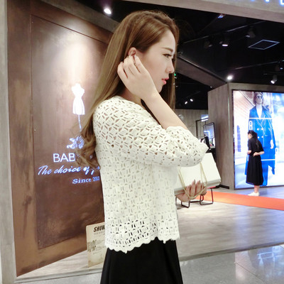 Σύντομο μοντέρνο γυναικείο σακάκι σε δύο χρώματα