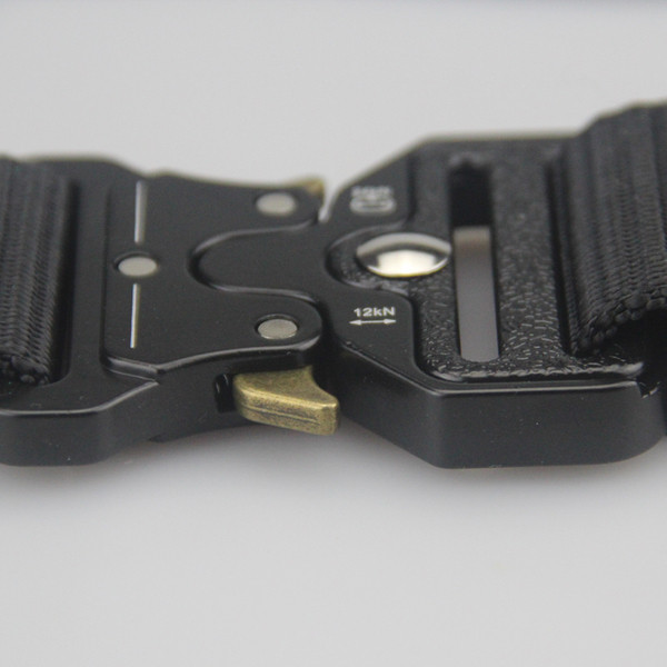 Modern férfi öv több színben