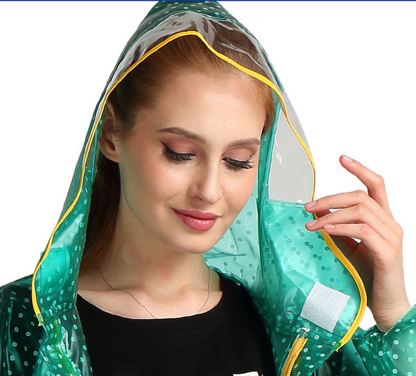 Дъждобран от две части в три цвята