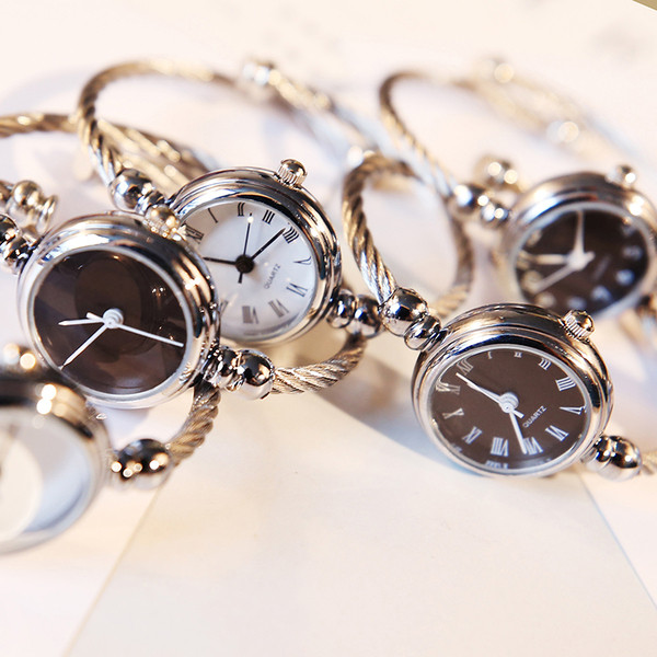 Napi női karóra több színben