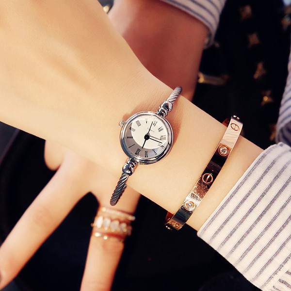 Napi női karóra több színben