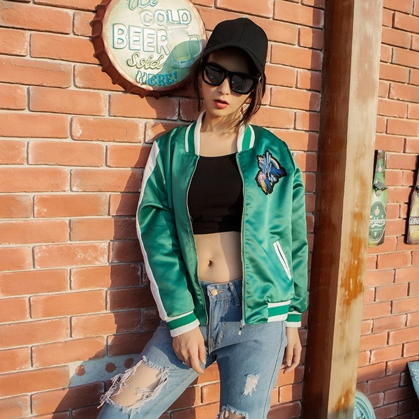 Модерно дамско яке с бродерия в два цвята