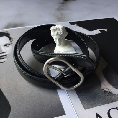 Curea subțire retro de culoare neagră potrivită pentru bărbați și femei