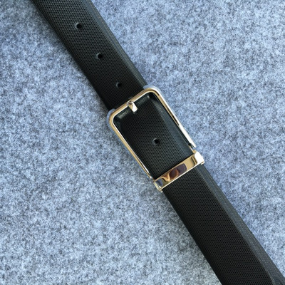 Cureaua casual de barbati subtire din piele artificiala in doua culori