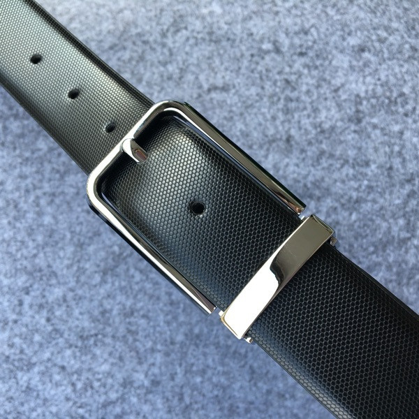 Cureaua casual de barbati subtire din piele artificiala in doua culori