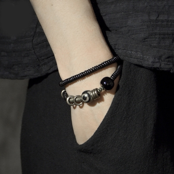 Bratara neagra casual potrivita pentru barbati si femei