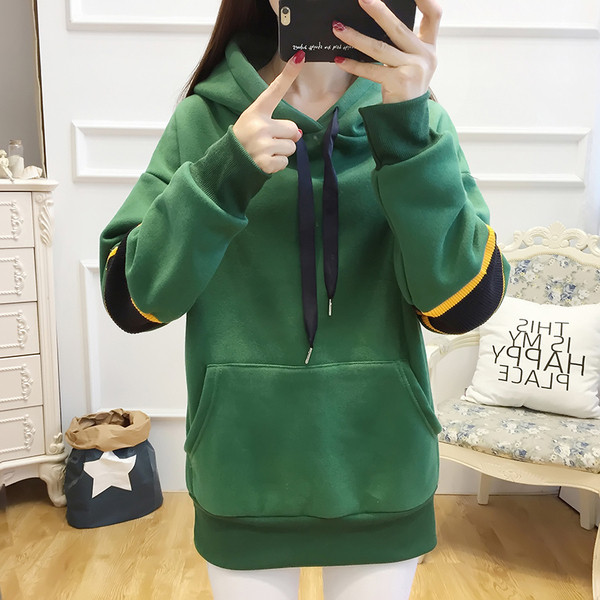 Γυναικείο αθλητικό φούτερ με κουκούλα σε τρία χρώματα