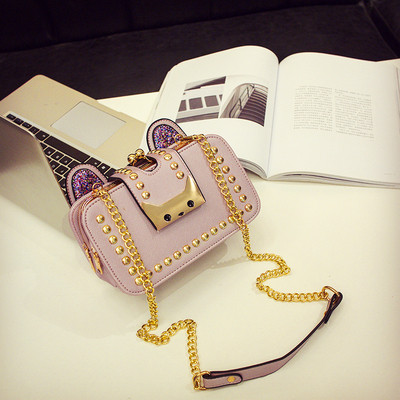 Modern női táska fém csattal, hosszú füllel több színben