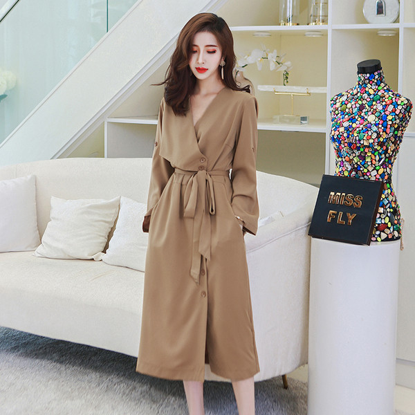 Елегантно дамско палто в два цвята