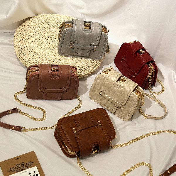 Geanta de mana eleganta cu inchizator metalic