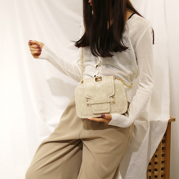 Geanta de mana eleganta cu inchizator metalic