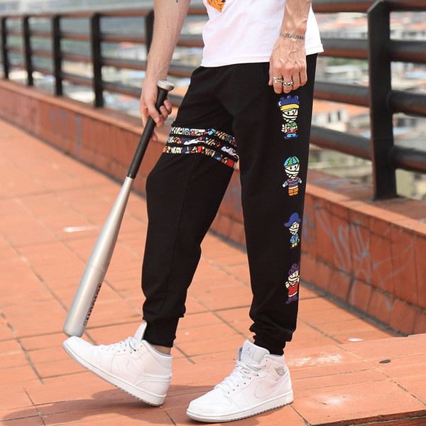 Férfi széles mintás nadrág felirattal és nyomattal több modellben