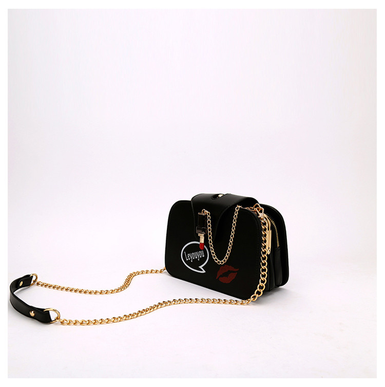 Geantă mică și elegantă, cu închidere metalică în mai multe culori