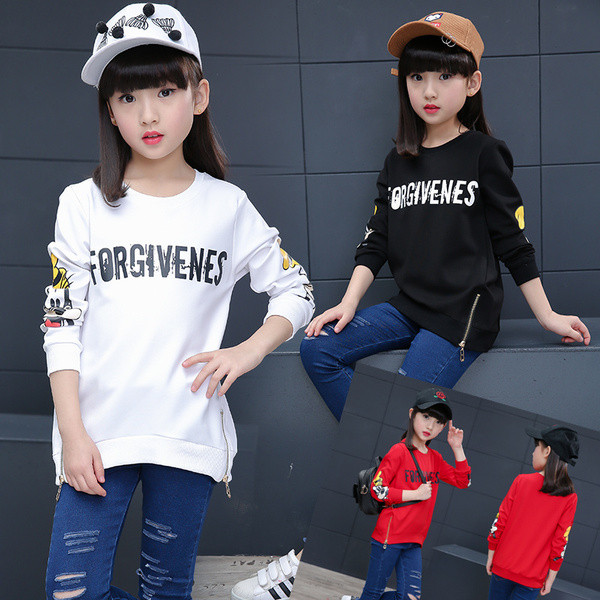 Модерна  детска блуза за момичета с цветна апликация в няколко цвята 